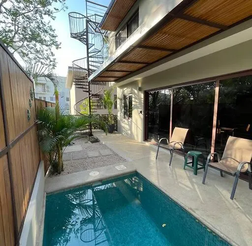 Turtle Townhome #2 Private Pool & Garden 300 Mtrs To Holiday home