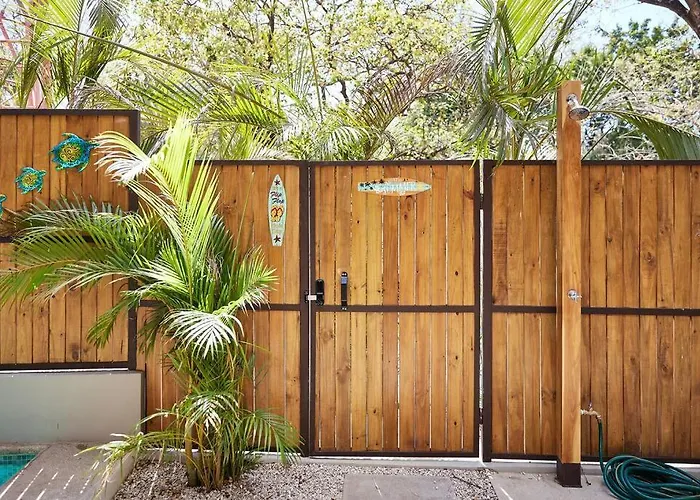 Holiday home Turtle Townhome #2 Private Pool & Garden 300 Mtrs To